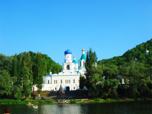 Svyatogorsk22.jpg